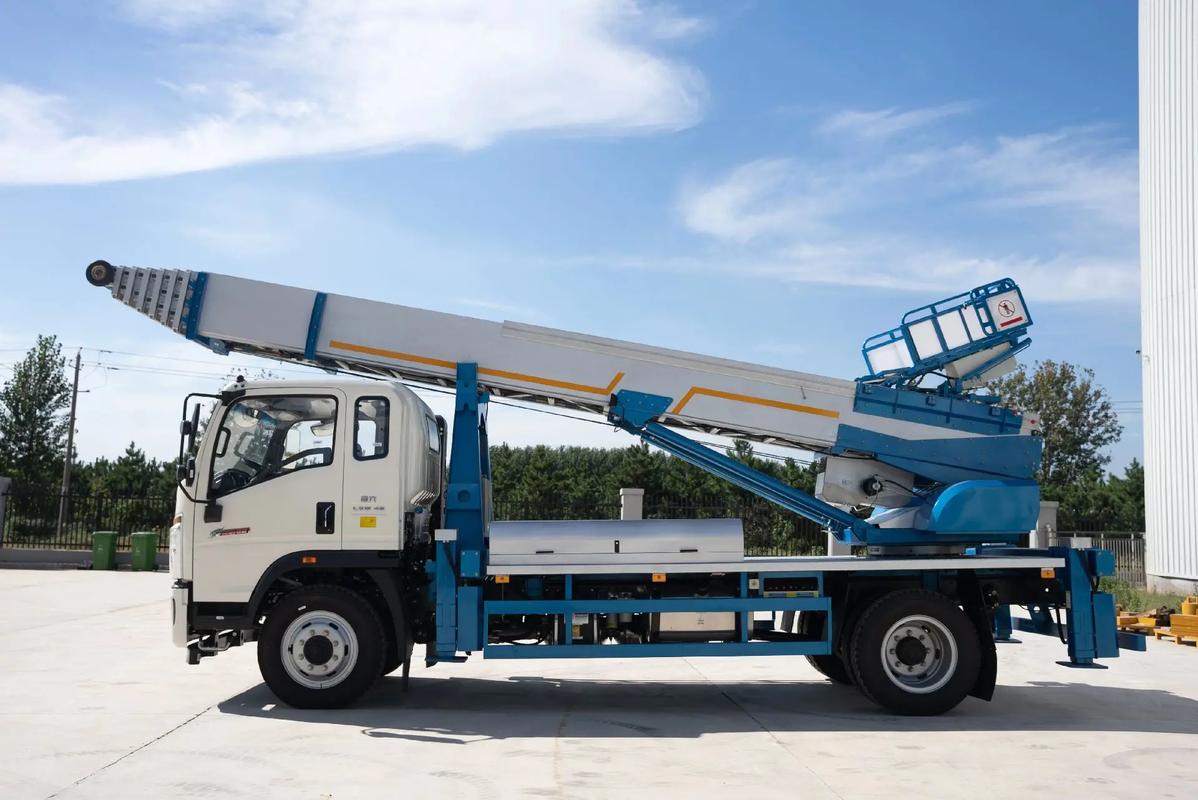 吴桥县云梯上料车租赁费用