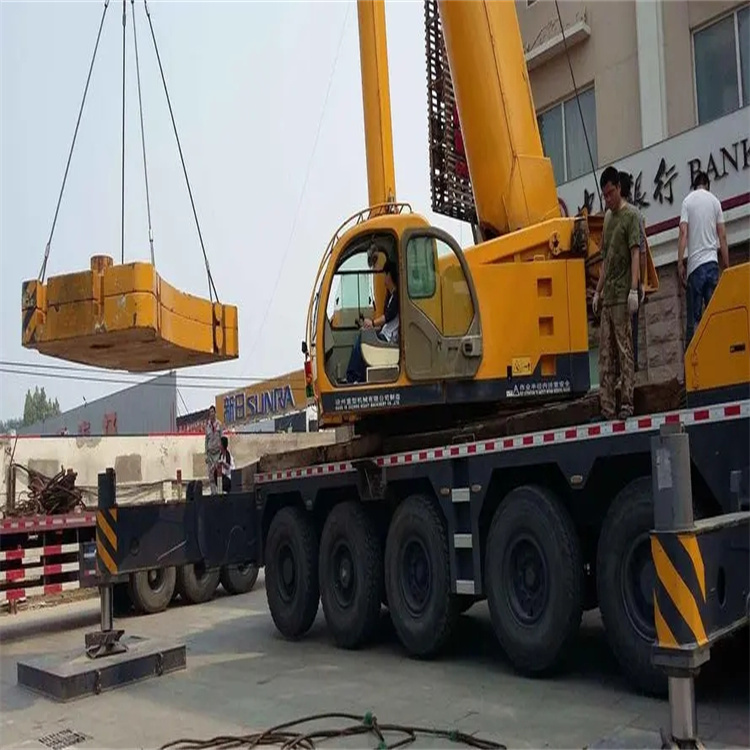 吴桥县当地吊车出租|机器吊装|75吨|工厂搬迁服务